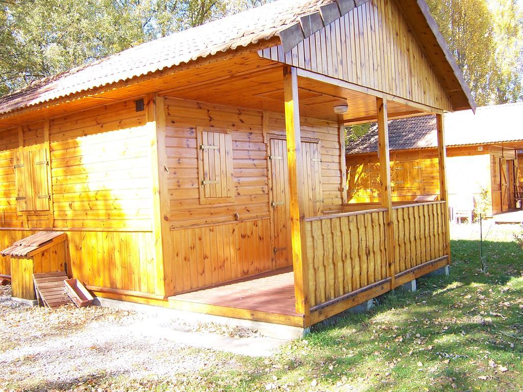 Camping La Motte Flottante La Freissinouse Buitenkant foto