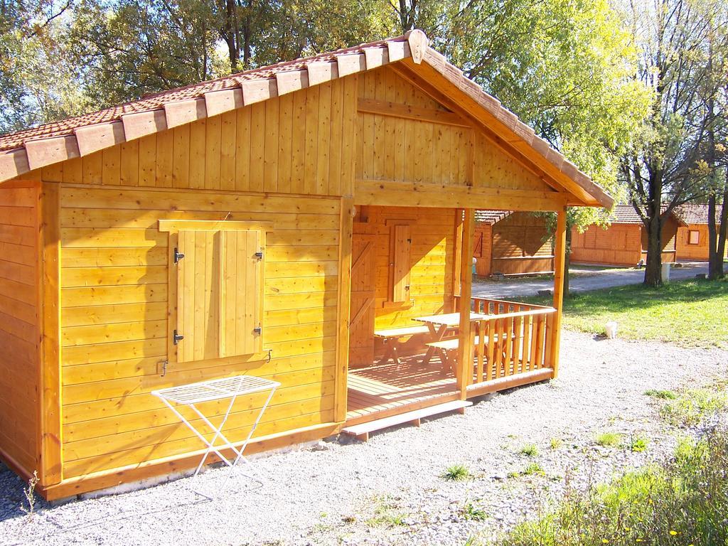 Camping La Motte Flottante La Freissinouse Buitenkant foto