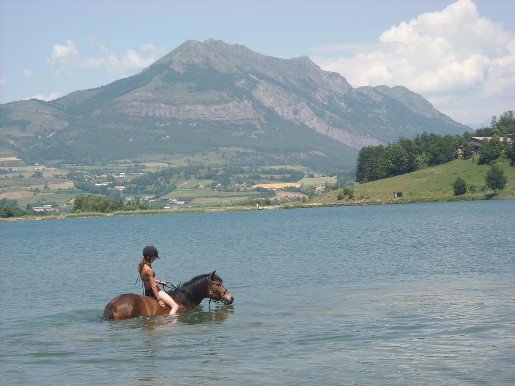 Camping La Motte Flottante La Freissinouse Buitenkant foto