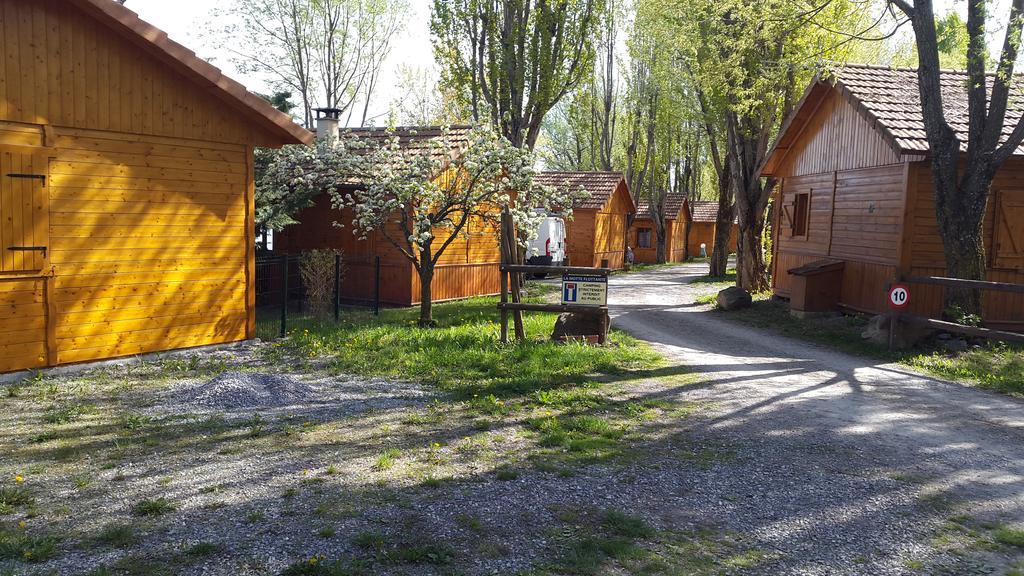 Camping La Motte Flottante La Freissinouse Buitenkant foto
