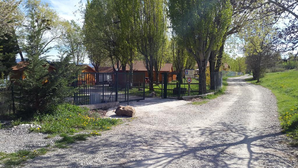 Camping La Motte Flottante La Freissinouse Buitenkant foto
