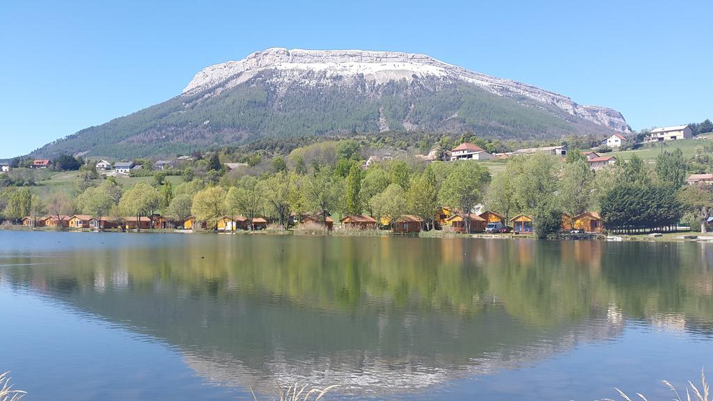 Camping La Motte Flottante La Freissinouse Buitenkant foto